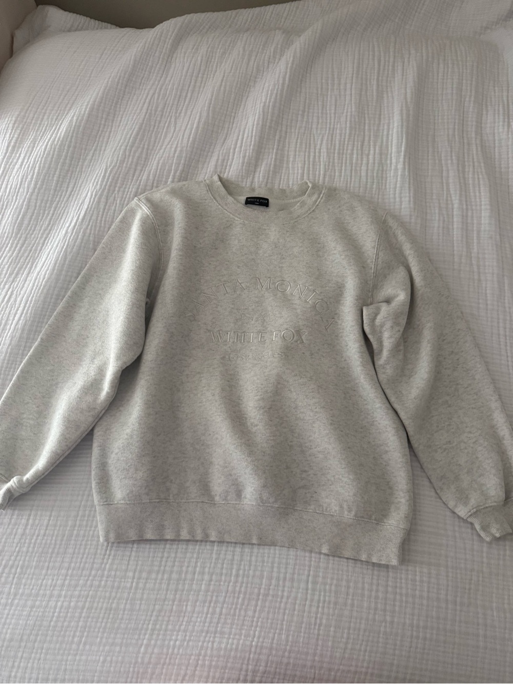 White Fox Boutique Women's Crewneck Sweatshirt - Light Gray